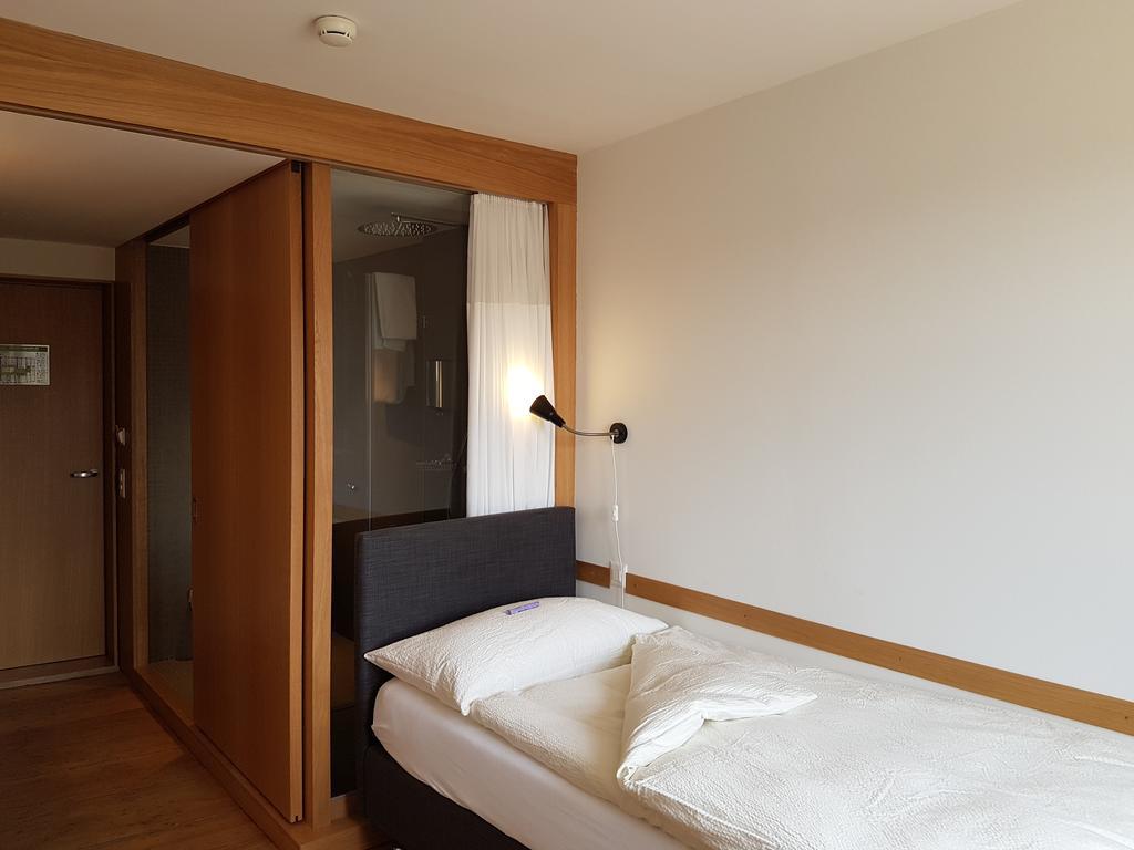 Hotel East-west Riverside Basel