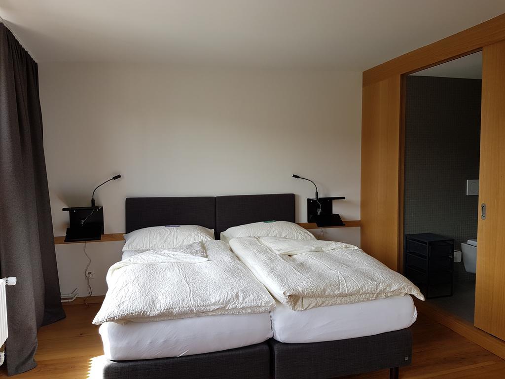 East-west Riverside 3*