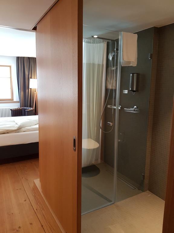 Hotel East-west Riverside Basel