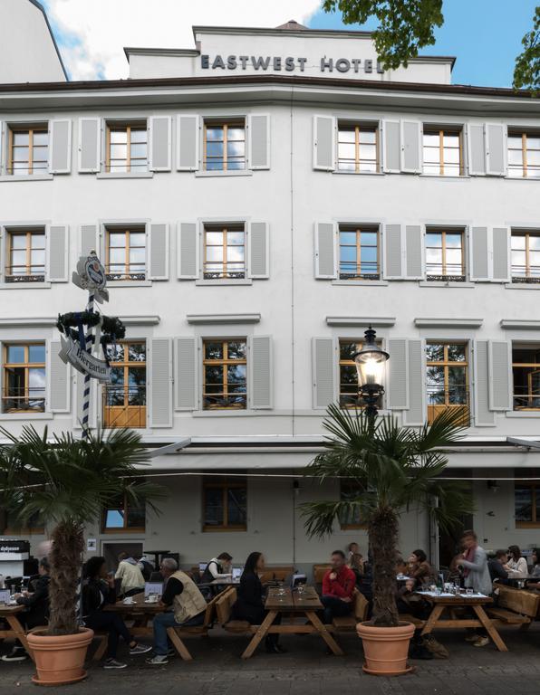 Hotel East-west Riverside 3*
