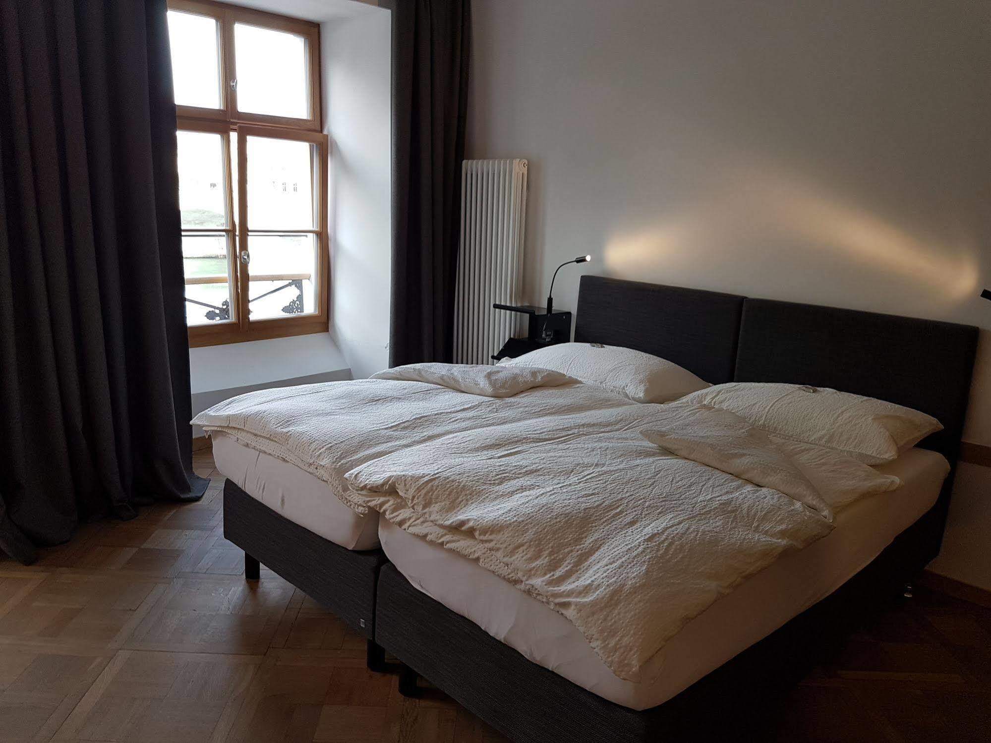 East-west Riverside 3* Basel