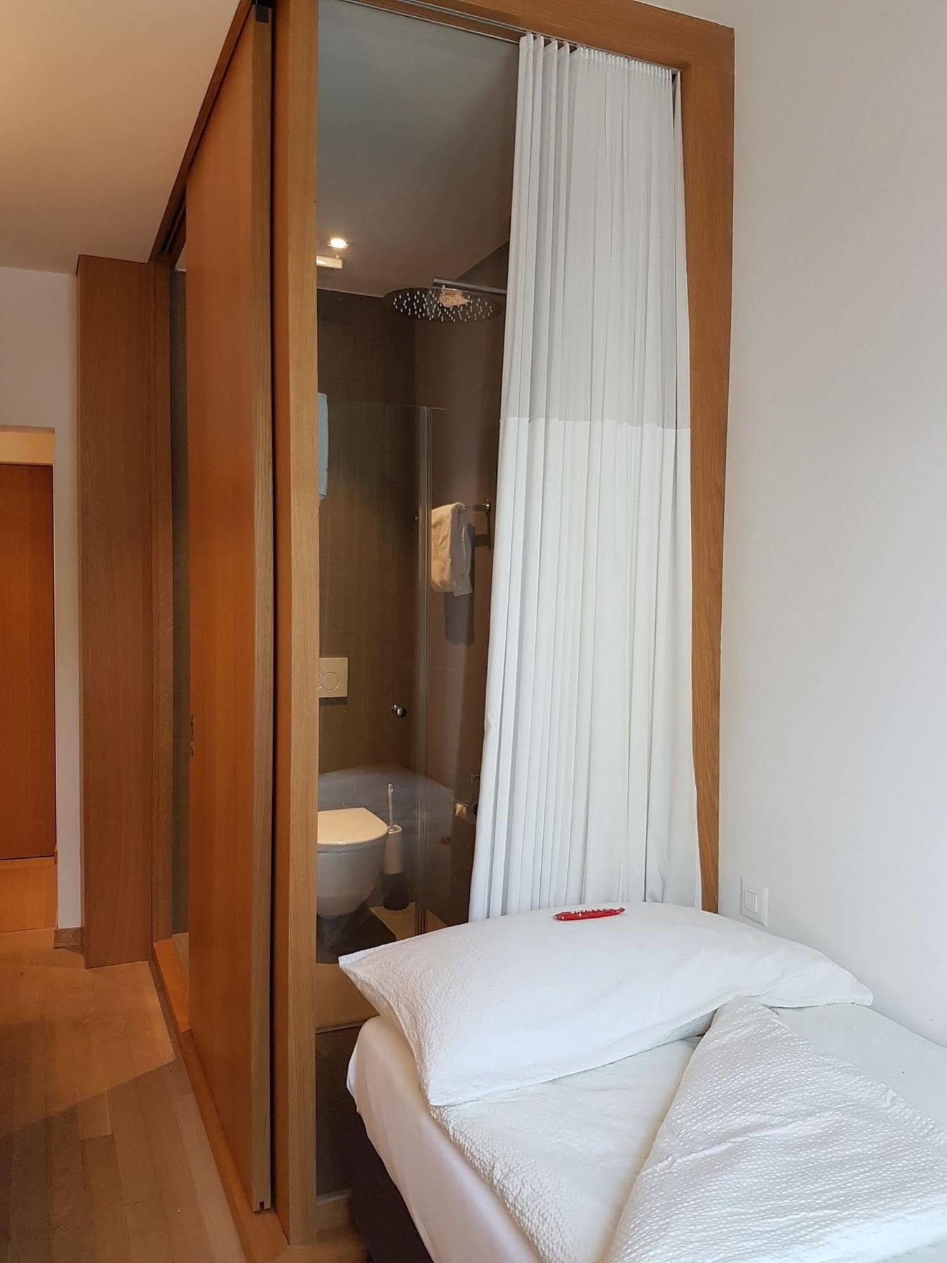 Hotel East-west Riverside Basel